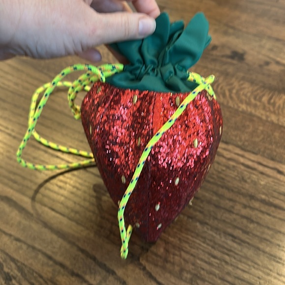 NWOT Crewcuts glitter strawberry purse - Picture 4 of 5